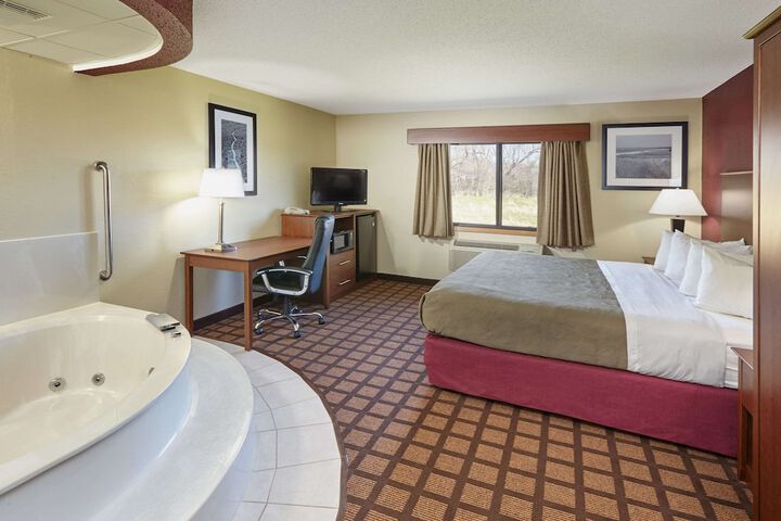 1 King Bed (14 of 25)