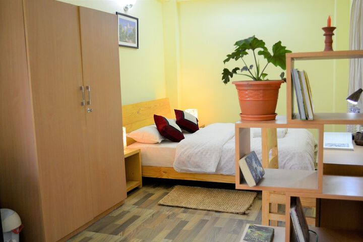 Room 10 of 48