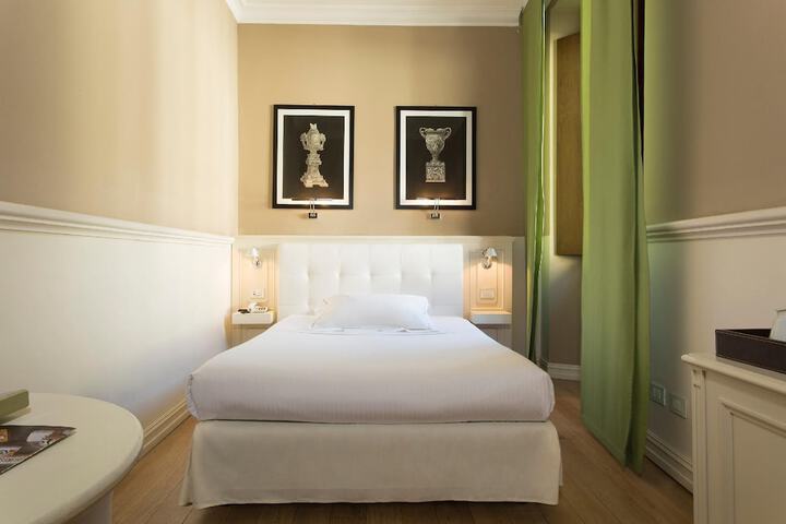 Room 49 of 122
