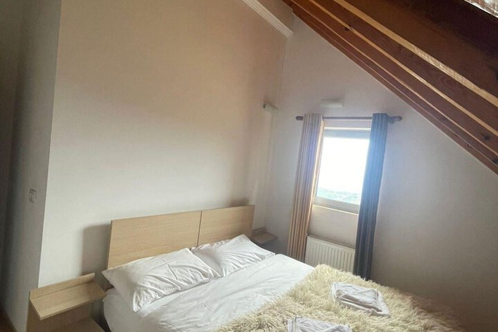 Room 4 of 48