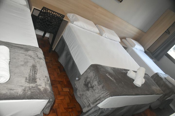 Room 12 of 33