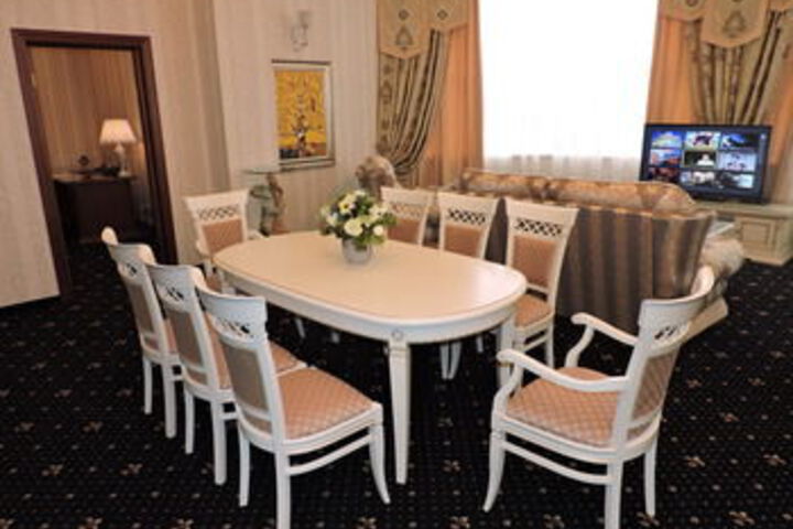 Room 16 of 27