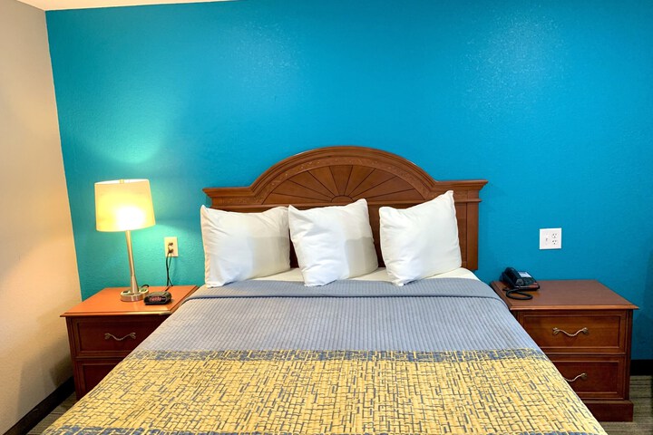 Room 48 of 112