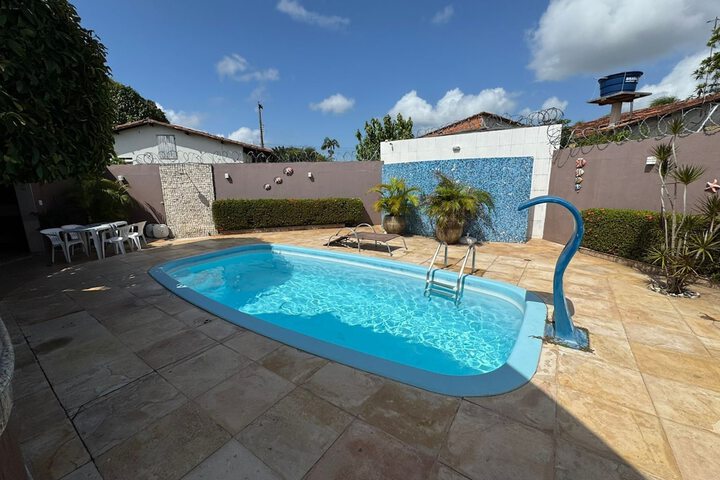 Pool 27 of 32