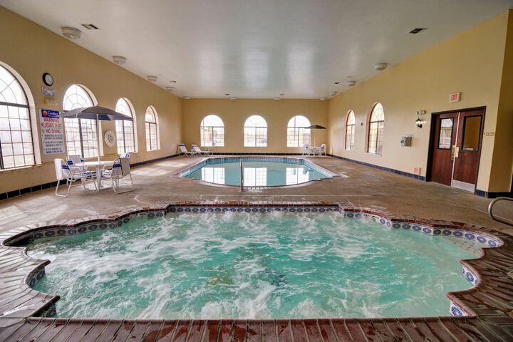 Pool Hotel
