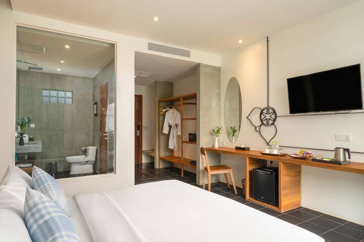 Room 33 of 87