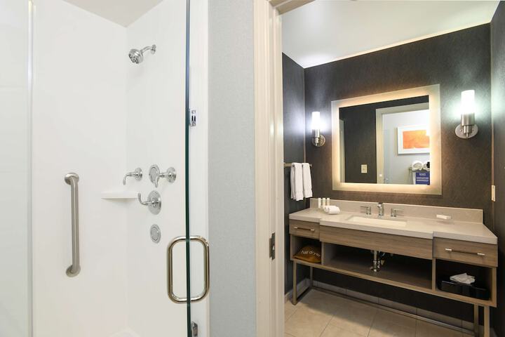 Bathroom shower
