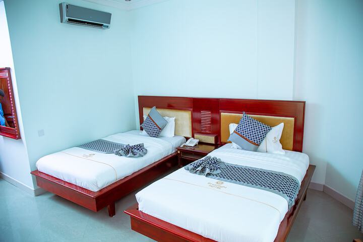 Room 6 of 35