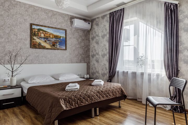 Room 3 of 74