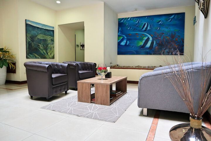 Entrance & Lobby