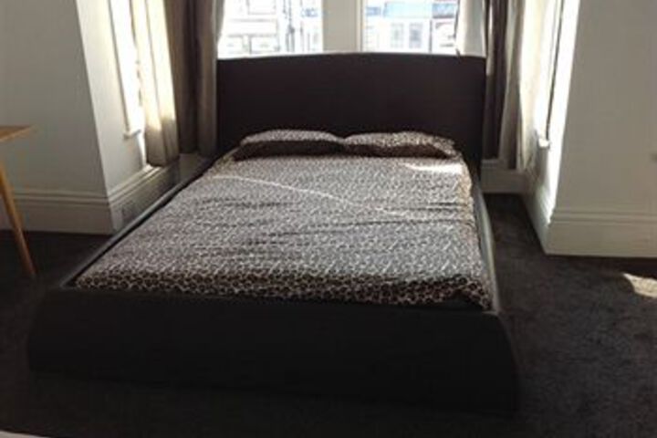 Room 4 of 5