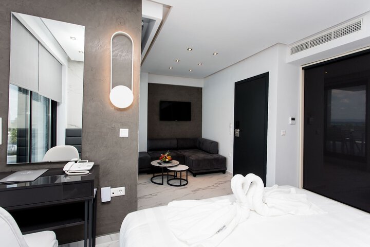 Room 9 of 48