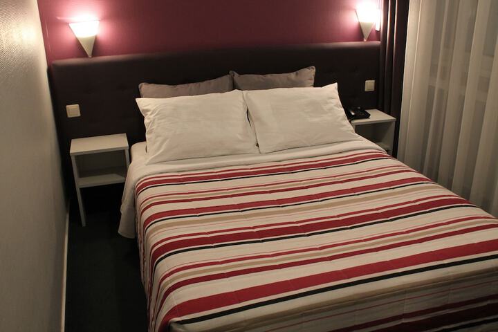 Room 2 of 36