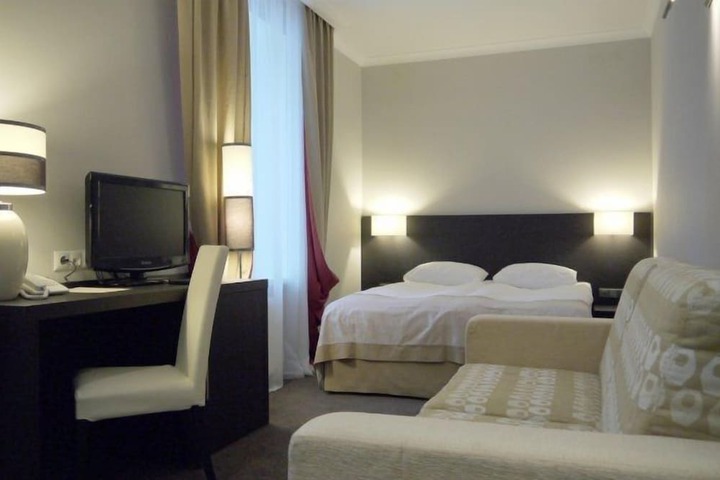 Room 12 of 63