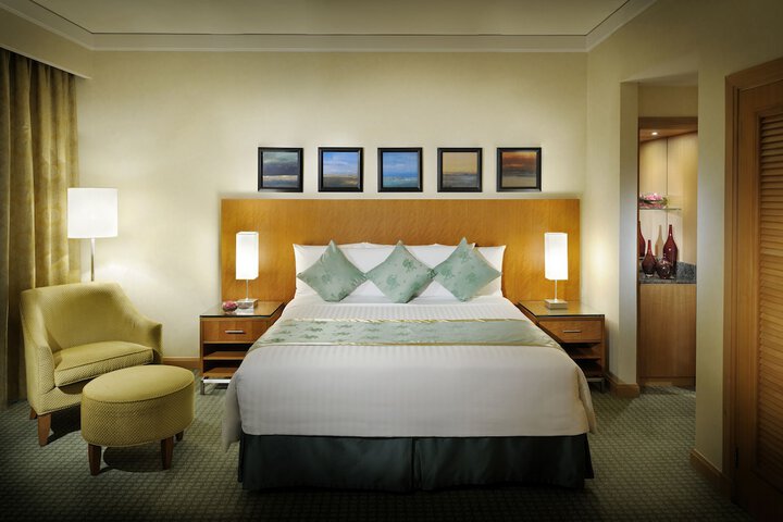 Room 10 of 73