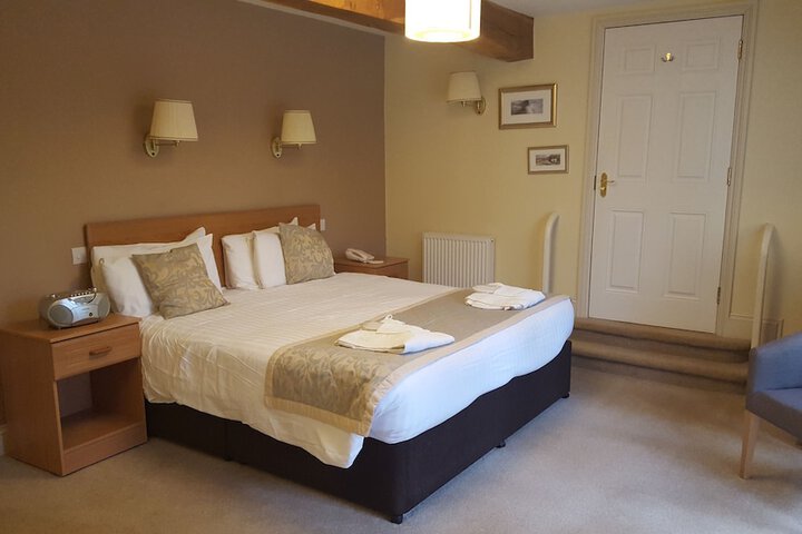 Room 3 of 124