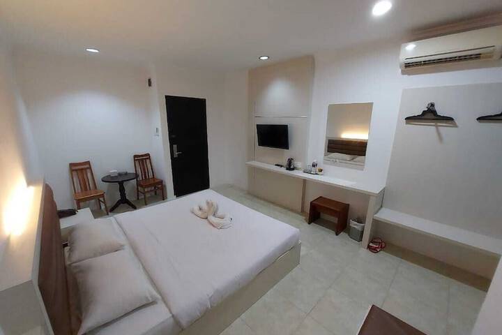 Room 10 of 26