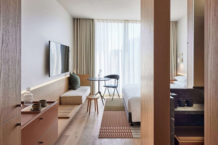 Room 18 of 64