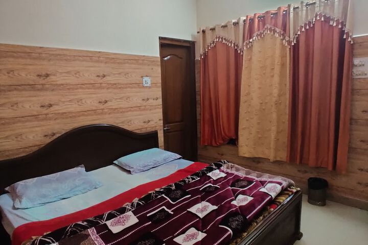 Room 3 of 13