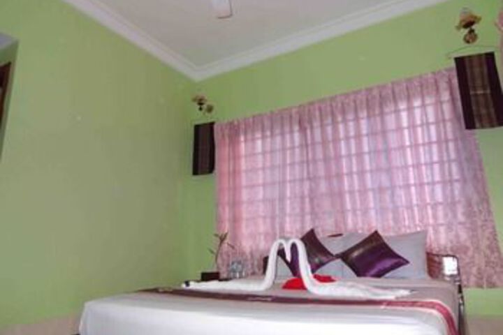 Room 25 of 38