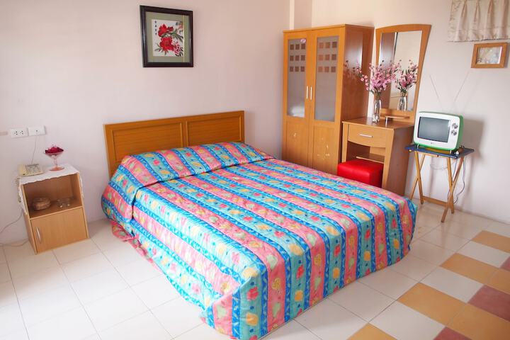 Room 5 of 38