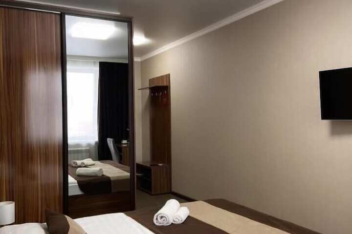Room 4 of 32