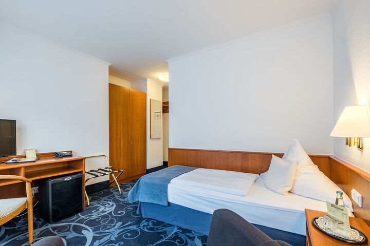 Room 15 of 39