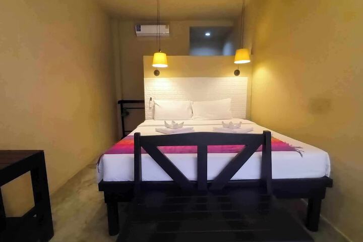 Room 16 of 36