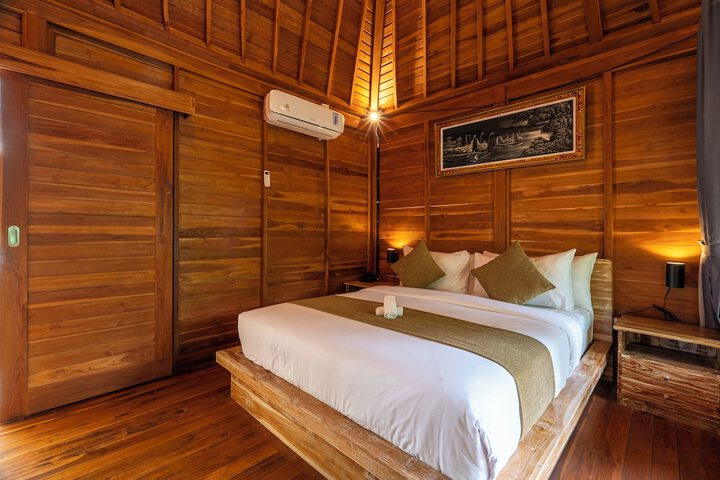 Room 4 of 34