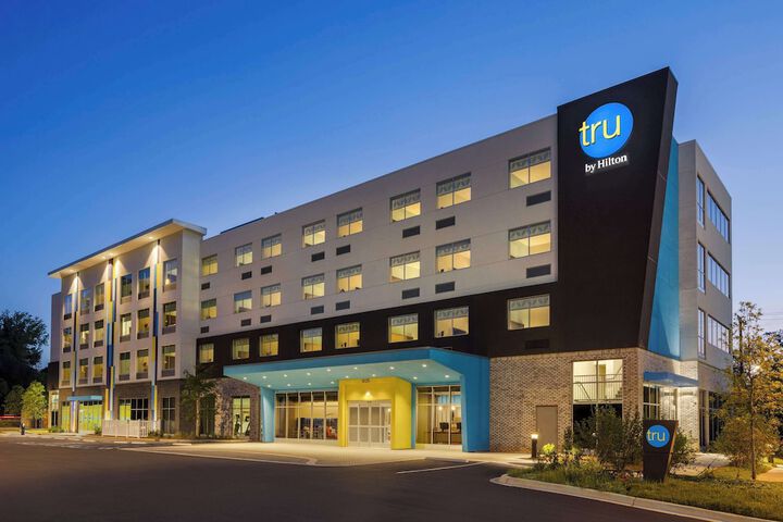 Tru by Hilton Charlotte Tyvola I-77 in Charlotte, NC