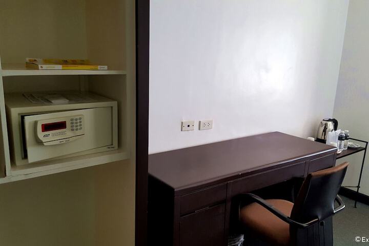 Room 14 of 43