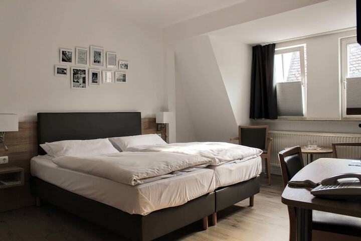 Room 26 of 47