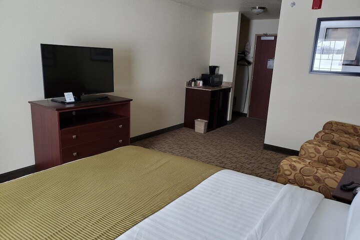 2 Queen Guest Room (8 of 16)