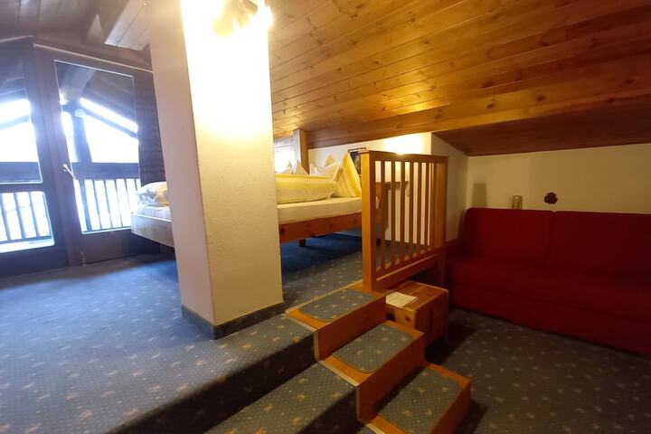 Room 46 of 92
