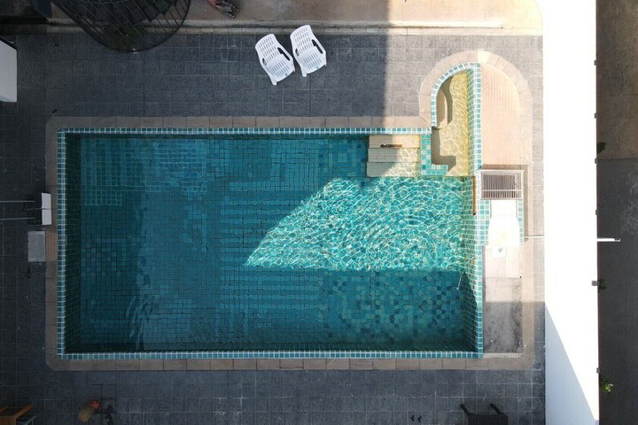 Pool 10 of 10