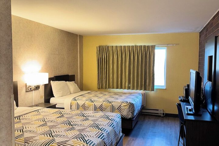 Room 26 of 40
