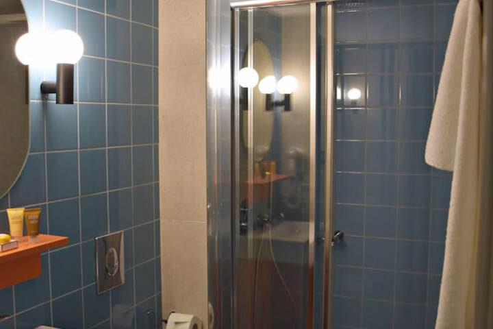 Room 35 of 44