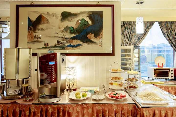 Dining Photos