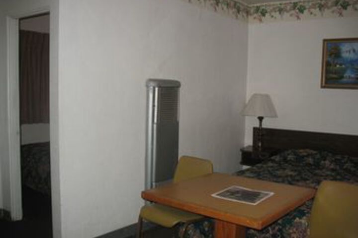 Room 9 of 26