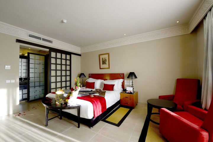 Room 12 of 48