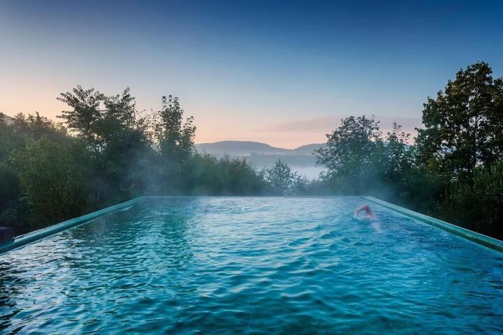 Pool 26 of 70