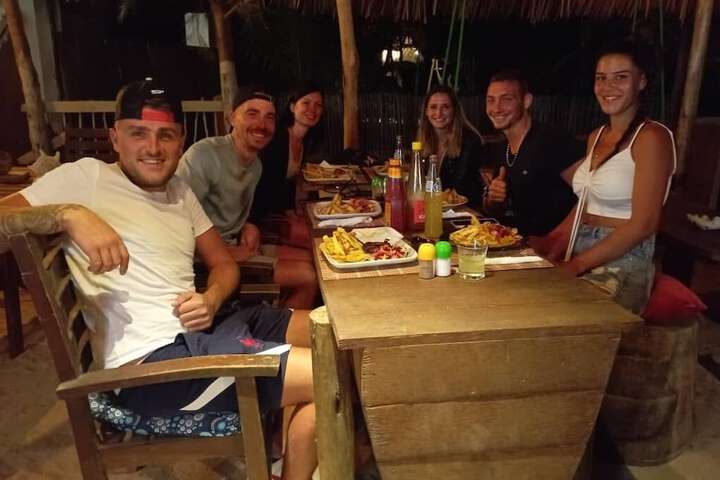Dining 2 of 18