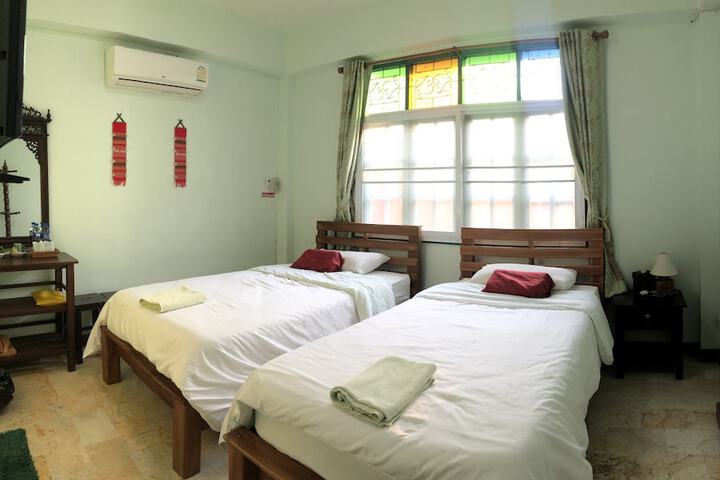 Room 6 of 30
