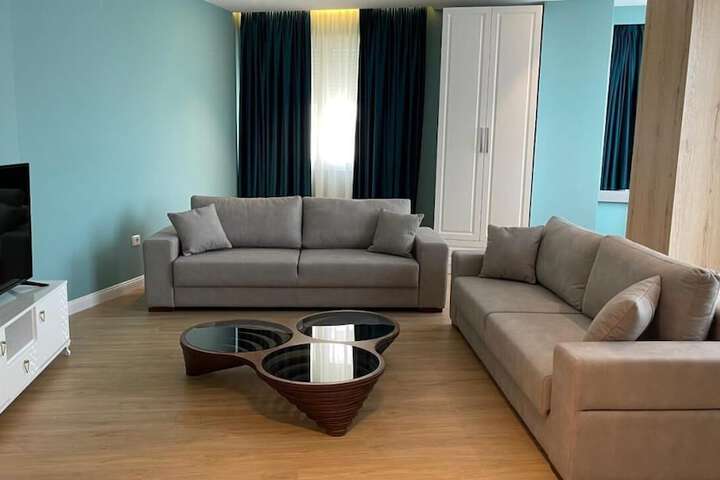 Room 6 of 37
