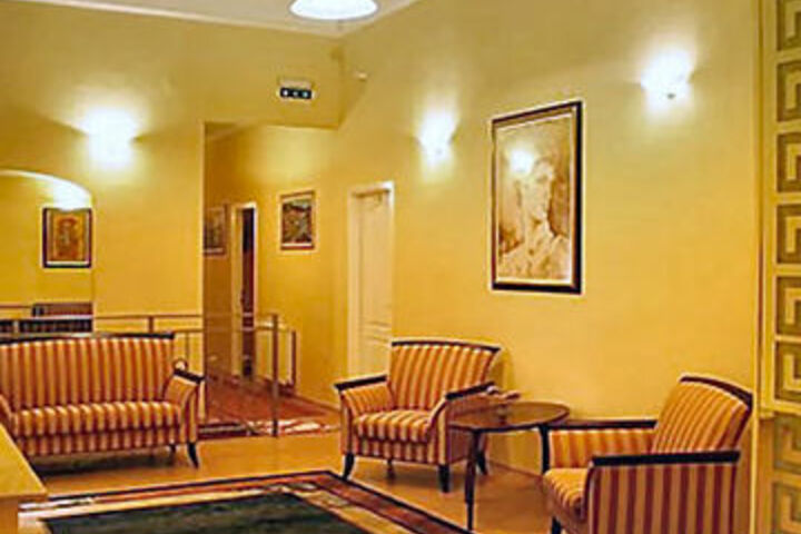 Hotel 1 of 4