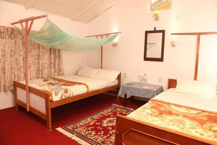 Room 4 of 20