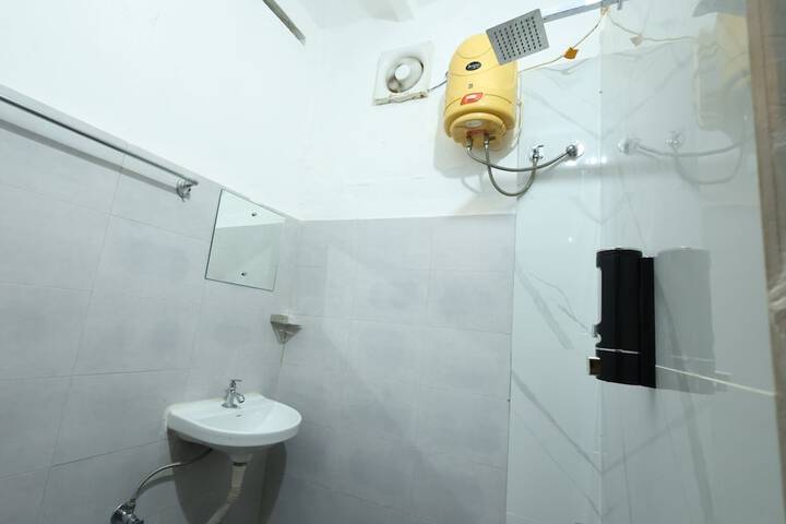 Room 46 of 103