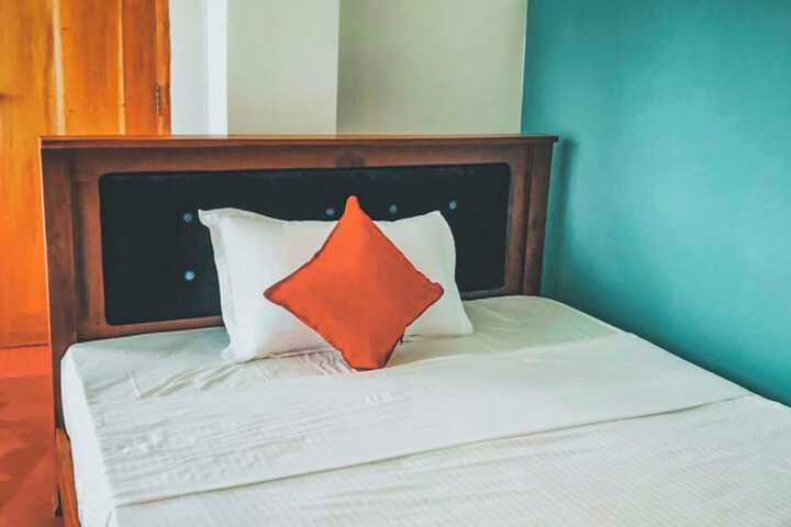 Ella Rock Mystery Hotel