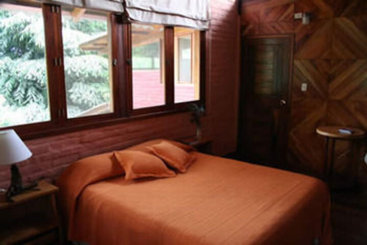 Room 9 of 26