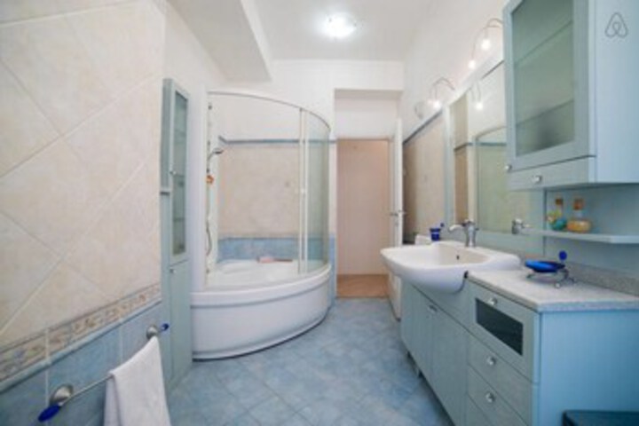 Room 5 of 21